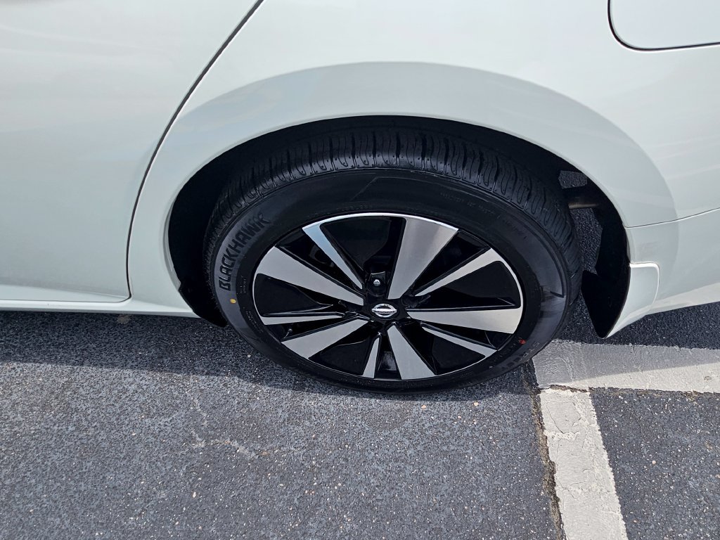 Used 2021 Nissan Altima 2.5 SV FWD image 9