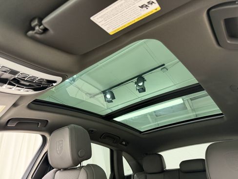 New 2026 Porsche Macan image 35