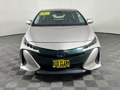 Used 2017 Toyota Prius Prime Premium image 2