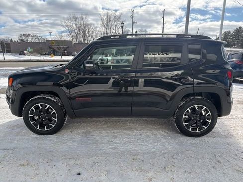 Used 2023 Jeep Renegade Trailhawk image 6