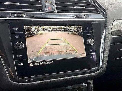 Used 2022 Volkswagen Tiguan SE image 26