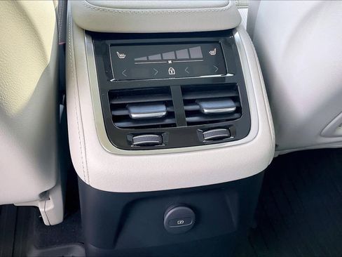 New 2026 Volvo XC90 T8 Ultra image 16