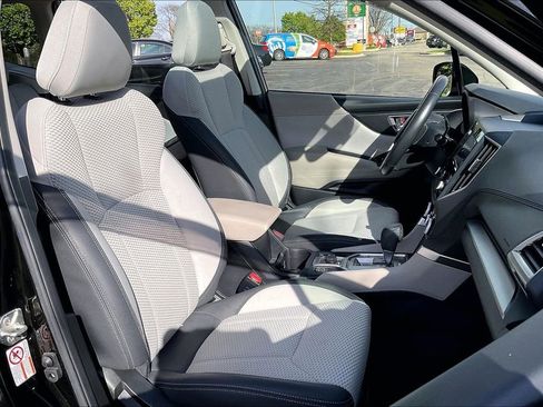 Used 2020 Subaru Forester Premium AWD/4WD image 7