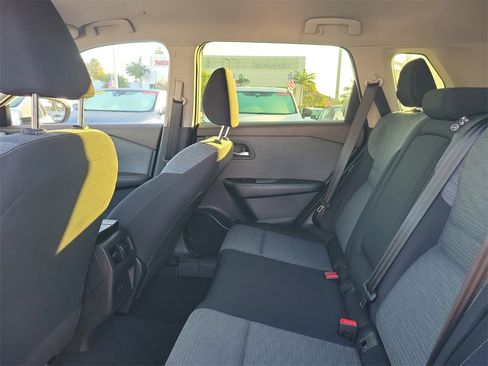 Certified 2023 Nissan Rogue SV image 7