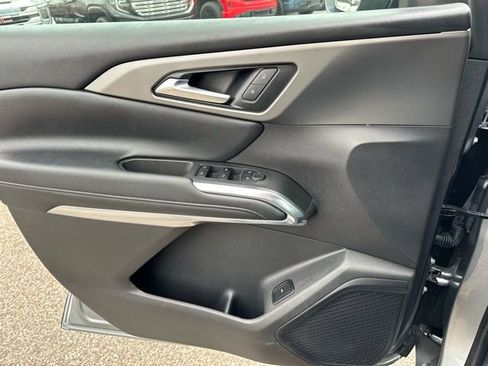 Certified 2025 Chevrolet Traverse LT image 22