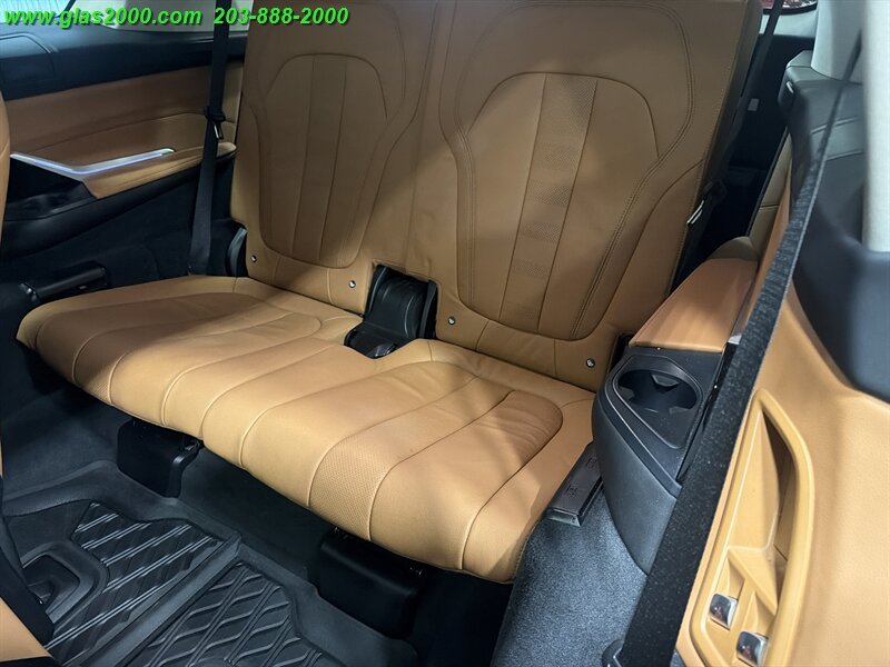 Used 2022 BMW X7 xDrive40i w/ Parking Assistance Package AWD/4WD image 29