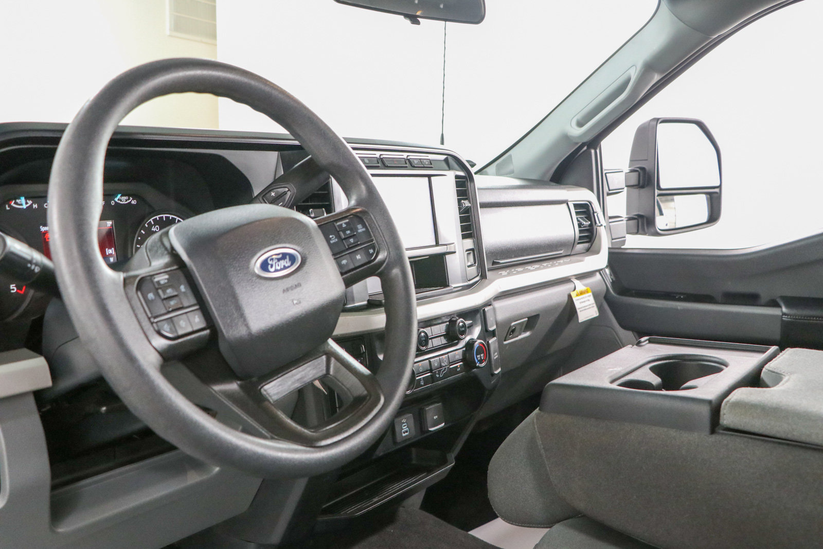 Used 2024 Ford F250 XLT w/ FX4 Off-Road Package AWD/4WD image 24