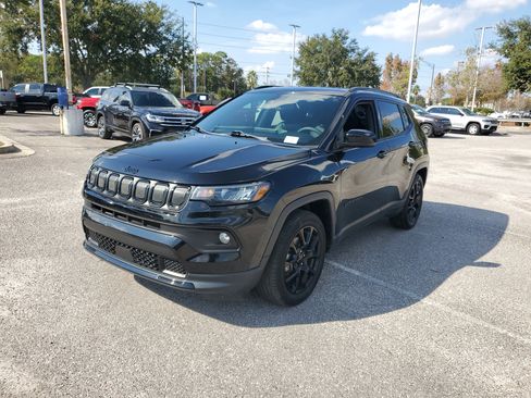 Used 2022 Jeep Compass Altitude image 2