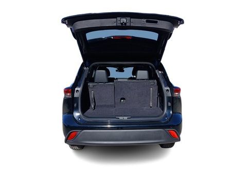 Certified 2023 Toyota Highlander XLE image 48