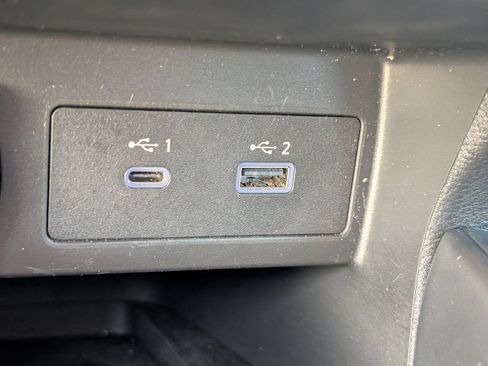 Used 2025 Nissan Versa SR w/ Trunk Package FWD image 18