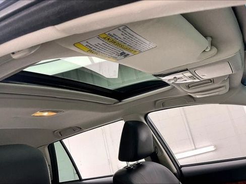Used 2012 Subaru Outback 2.5i Limited w/ Moonroof Pkg AWD/4WD image 13