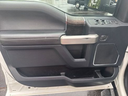 Used 2022 Ford F250 Lariat w/ Lariat Ultimate Package AWD/4WD image 10