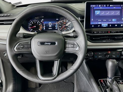 Used 2025 Jeep Compass Limited AWD/4WD image 18