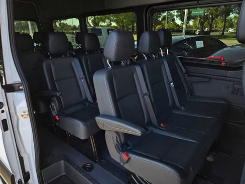 Used 2024 Mercedes-Benz Sprinter 2500 image 12