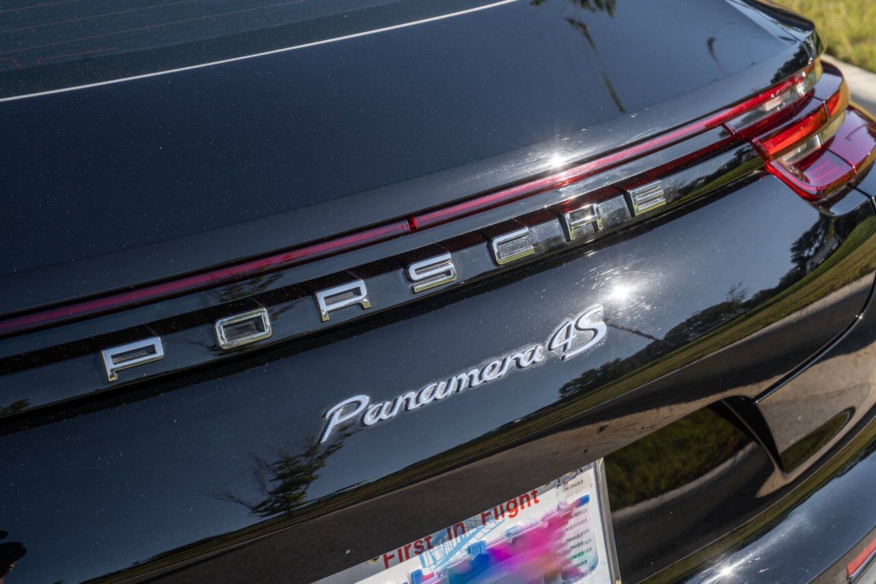 Used 2018 Porsche Panamera 4S AWD/4WD image 27