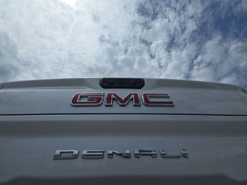 Used 2024 GMC Sierra 2500 Denali w/ Denali Reserve Package AWD/4WD image 10