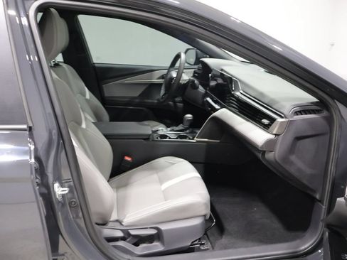 Used 2025 Toyota Camry SE AWD/4WD image 21