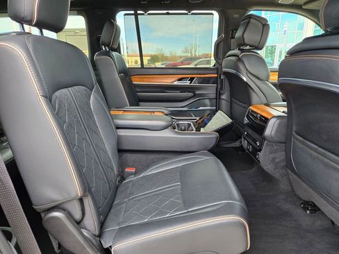 Used 2024 Jeep Grand Wagoneer L Series III AWD/4WD image 28