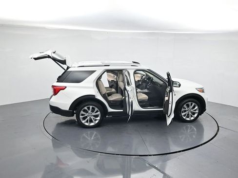 Used 2023 Ford Explorer Platinum w/ Technology Package image 47