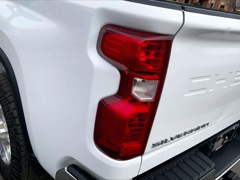 Used 2021 Chevrolet Silverado 2500 LT w/ Z71 Off-Road Package image 29