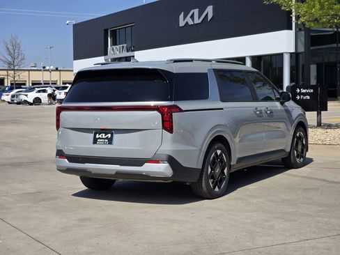 New 2026 Kia Carnival EX FWD image 4