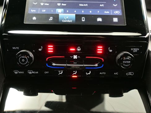 Used 2023 Jeep Grand Cherokee L Laredo image 21