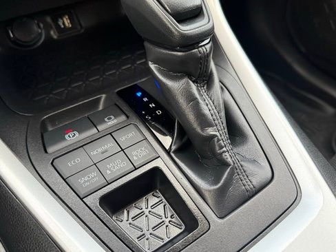 Used 2024 Toyota RAV4 LE image 4