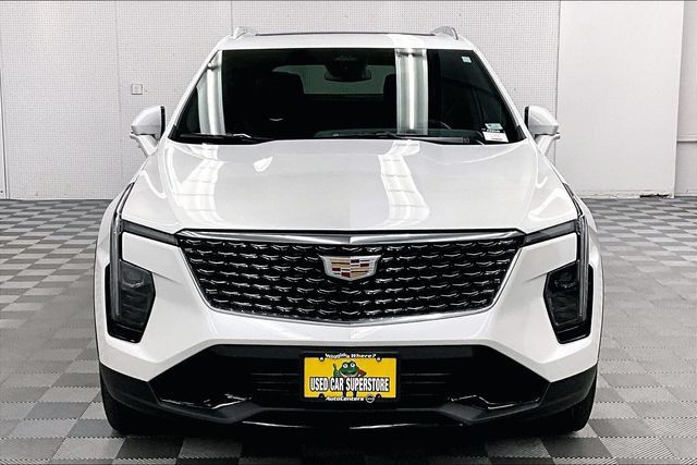 Used 2025 Cadillac XT4 Premium Luxury w/ LPO, Floor Liner Package AWD/4WD image 4