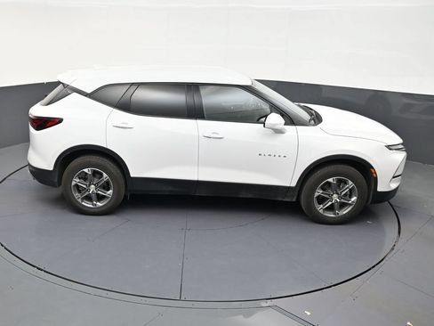 Used 2024 Chevrolet Blazer LT FWD image 17