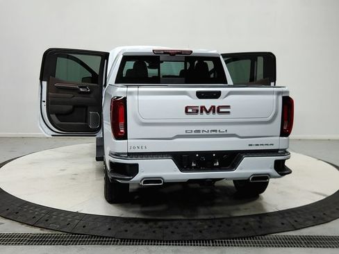 Used 2026 GMC Sierra 1500 Denali w/ Denali Reserve Package AWD/4WD image 15