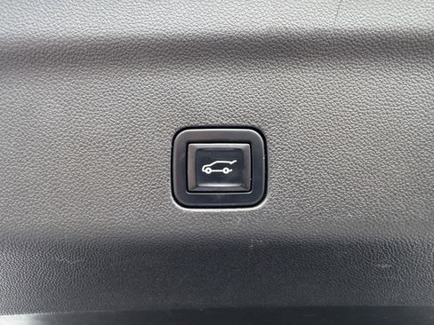 Used 2023 Chevrolet Suburban RST image 36