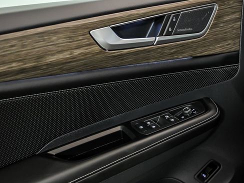 Used 2018 Chevrolet Traverse LT image 10