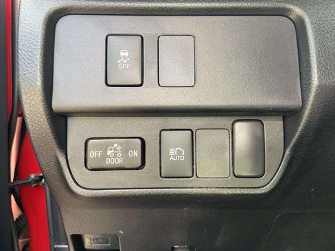 Used 2023 Toyota Tacoma SR5 w/ Technology Package AWD/4WD image 17