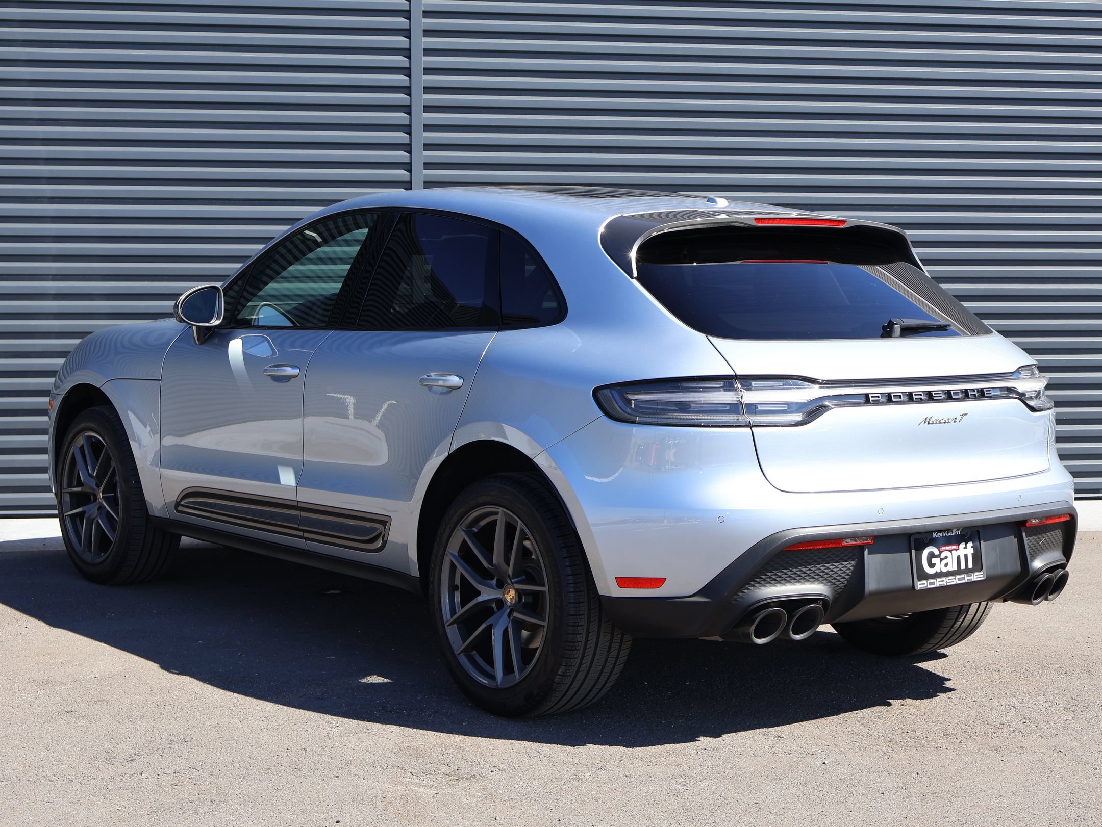 Used 2024 Porsche Macan Turbo AWD/4WD image 3