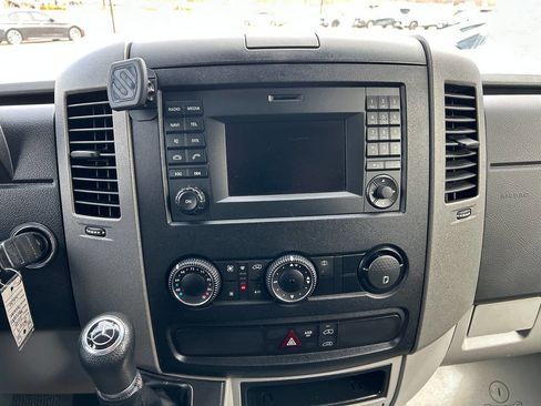 Used 2015 Mercedes-Benz Sprinter 3500 image 17