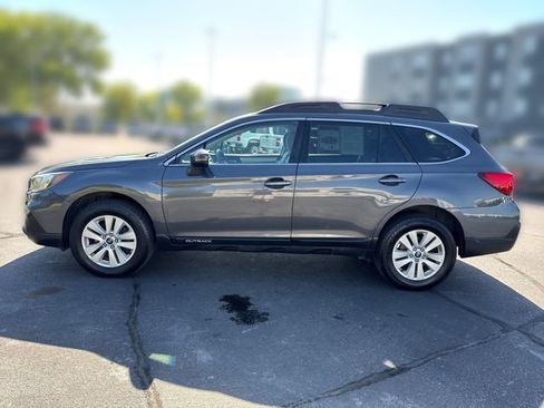 Used 2019 Subaru Outback 2.5i Premium AWD/4WD image 2