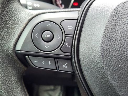 Used 2025 Toyota RAV4 XLE FWD image 28
