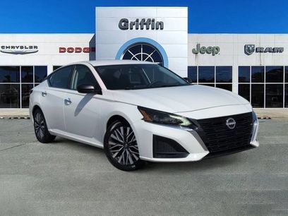 Used 2025 Nissan Altima 2.5 SV