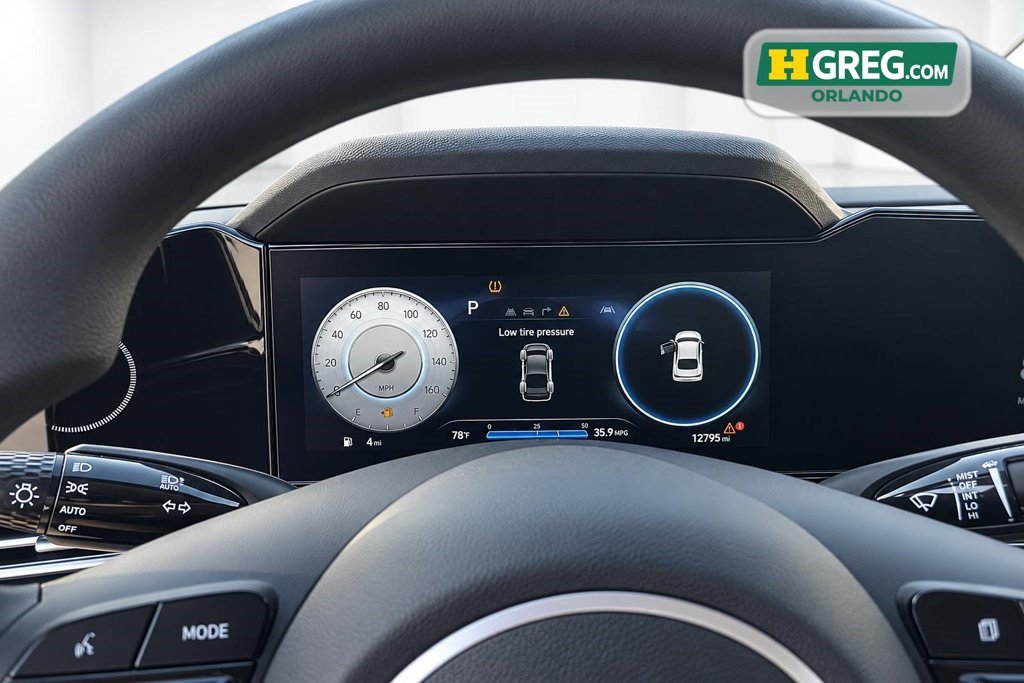 Used 2024 Hyundai Elantra SEL FWD image 10