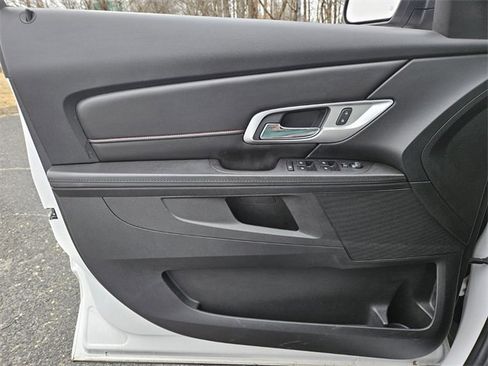 Used 2017 GMC Terrain SLE image 30