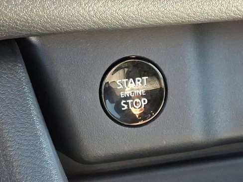 Certified 2026 Nissan Rogue SV AWD/4WD image 22