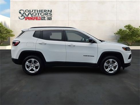 Used 2024 Jeep Compass Latitude image 6