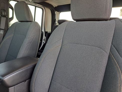 Used 2024 Jeep Gladiator Sport image 18