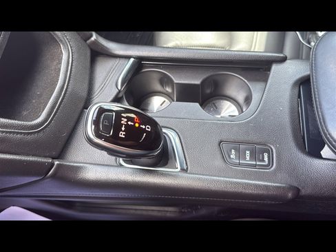 Used 2017 Cadillac XT5 Platinum image 21