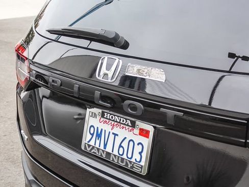 Used 2024 Honda Pilot Elite image 9