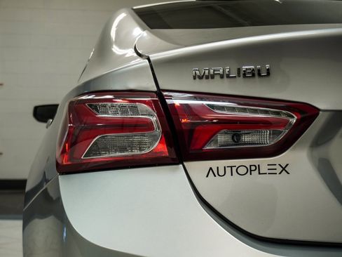 Used 2020 Chevrolet Malibu LT image 39