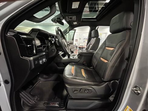 Used 2022 GMC Sierra 1500 AT4 w/ AT4 Preferred Package AWD/4WD image 12