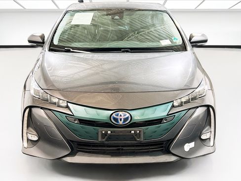 Used 2017 Toyota Prius Prime Advanced image 2