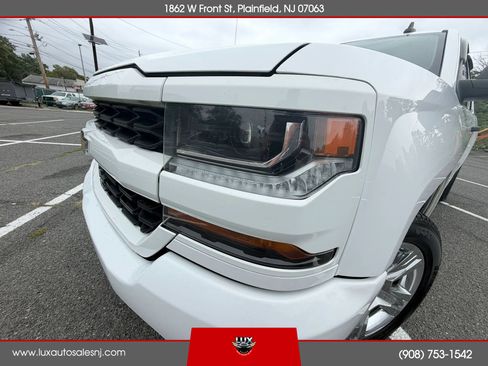 Used 2018 Chevrolet Silverado 1500 Custom w/ Custom Value Package AWD/4WD image 7