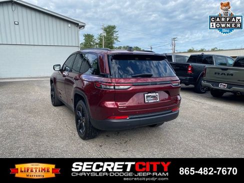 Used 2025 Jeep Grand Cherokee Limited w/ Black Appearance Package AWD/4WD image 7